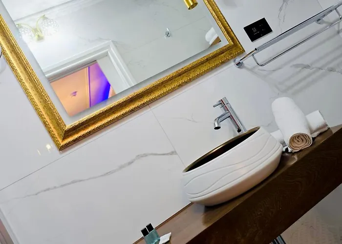 Πανσιόν Luciano Boutique 3*