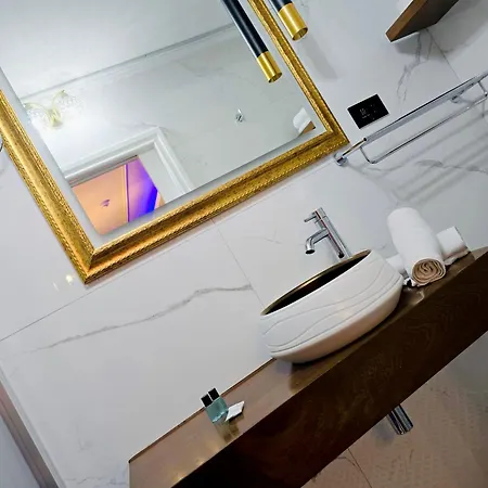 Konukevi Luciano Boutique 3*