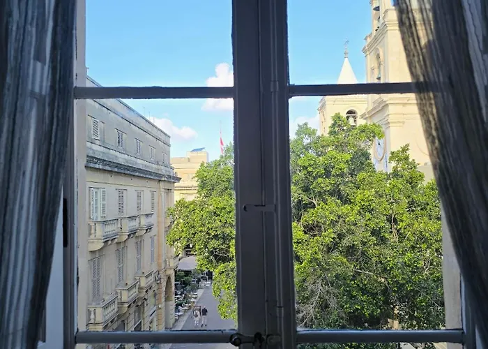 루치아노 부티크 3*